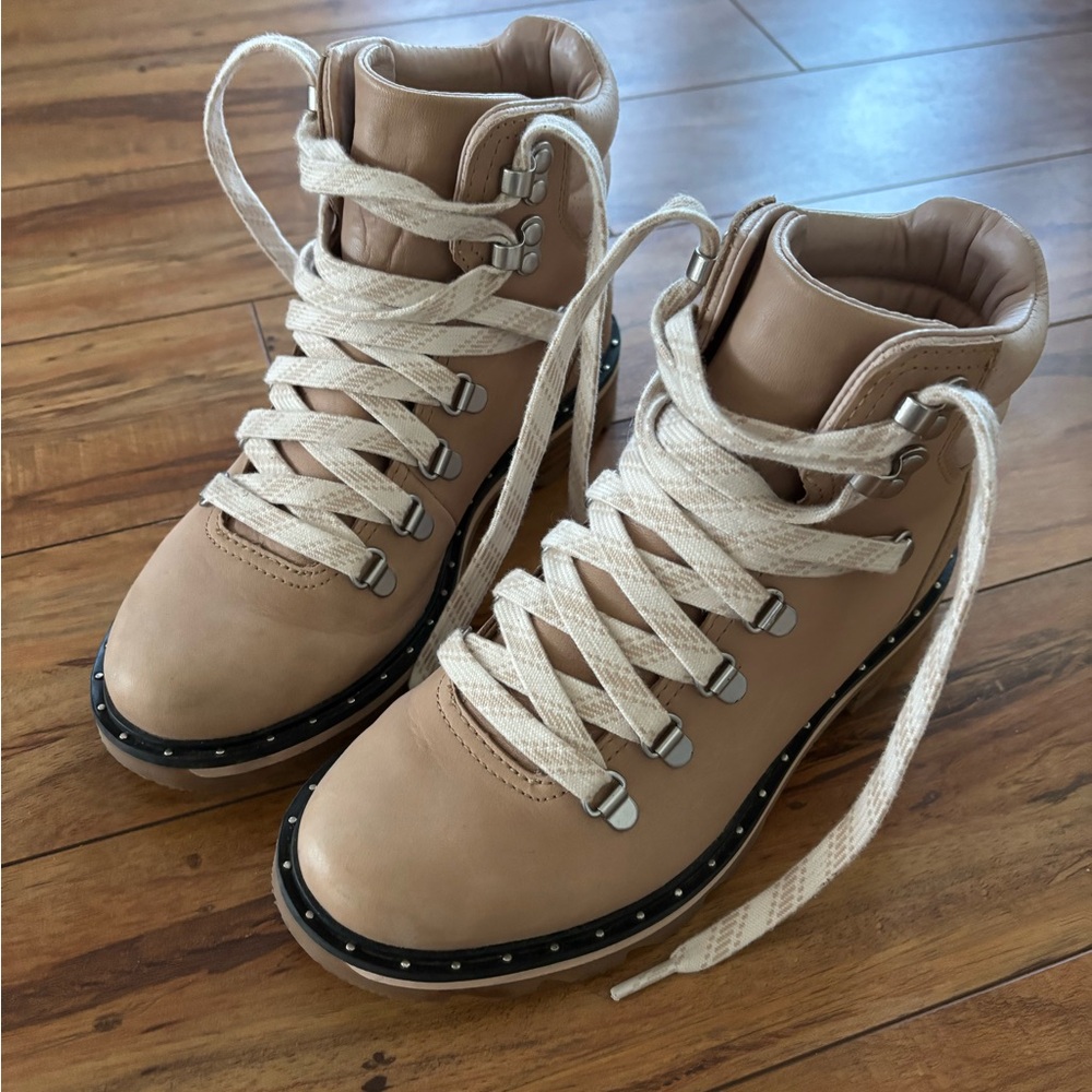 Sorel Lennox Hiking Boot in Honest Beige